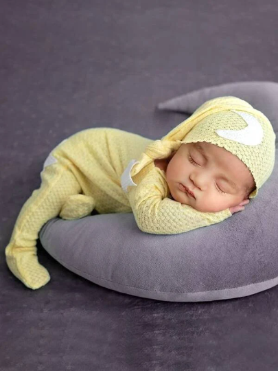 Unisex Newborn waffle knit Moon and Star Bedtime Onesie for baby Photography Props